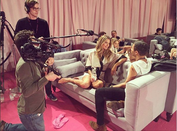 Doutzen Kroes na wybiegu VS 5 miesięcy po porodzie (FOTO) Doutzen Kroes na wybiegu VS 5 miesięcy po porodzie (FOTO)