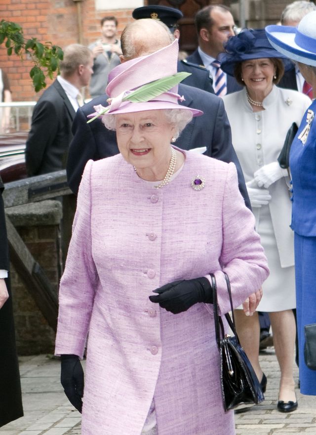 Królowa nosi przy sobie pieniądze tylko w TYM jednym dniu