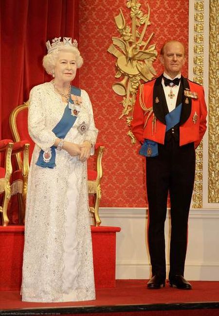 Nowa Królowa Elżbieta z wosku