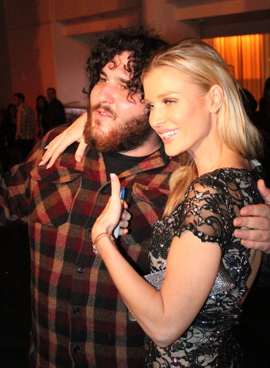 Krupa w towarzystwie seksownych koleżanek (FOTO)