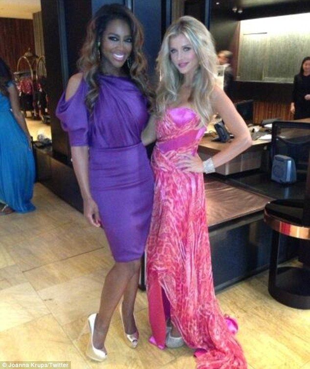 Zachodnie portale: Joanna Krupa jak Barbie! (FOTO)