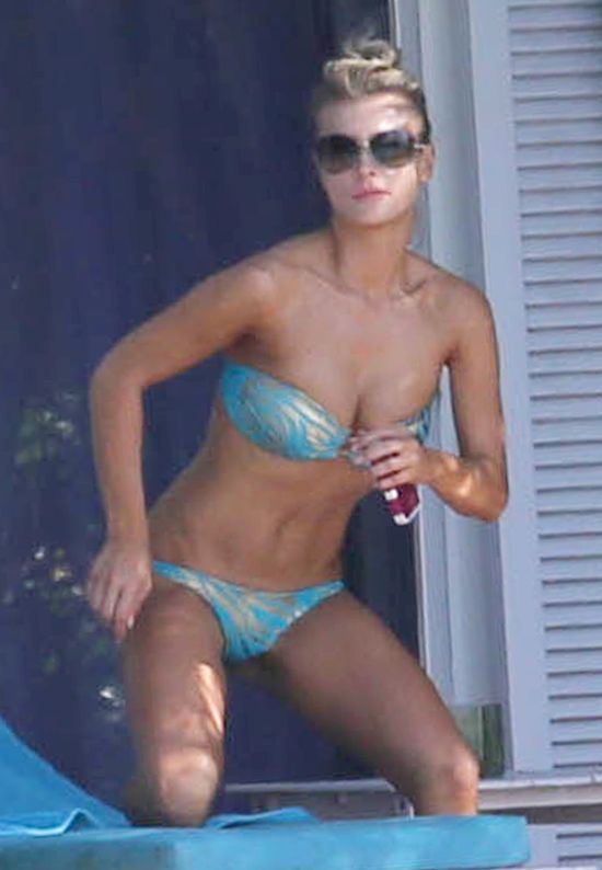 Pupa dość skromna jak na seksbombę! (FOTO)