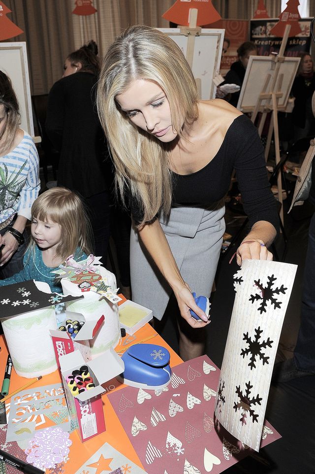 Joanna Krupa bez biustonosza na imprezie charytatywnej? FOTO