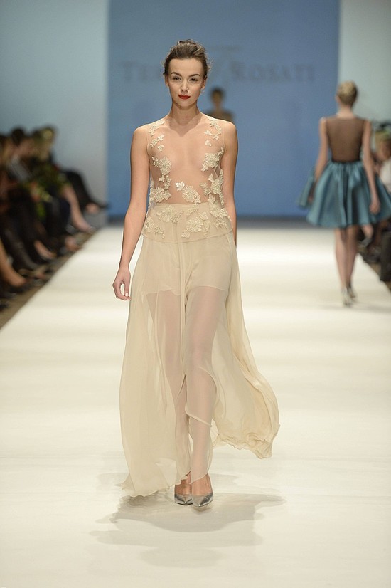 Paulina Krupińska na pokazie mody Teresy Rosati (FOTO) Paulina Krupińska na pokazie mody Teresy Rosati (FOTO)