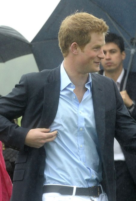 Czy to z nią spotyka się książę Harry? (FOTO) Czy to z nią spotyka się książę Harry? (FOTO)