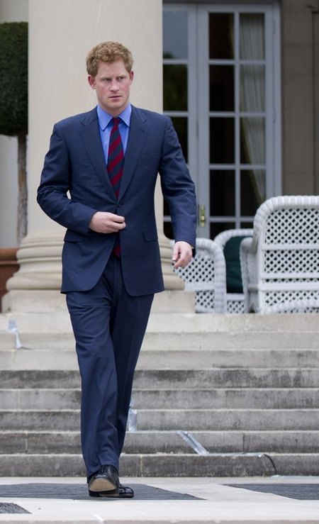 Książę Harry nie spędza czasu wyłącznie na imprezach (FOTO) Książę Harry nie spędza czasu wyłącznie na imprezach (FOTO)