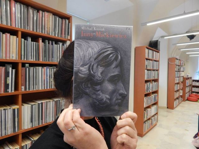 Carrie z książki Kinga w lubelskiej bibliotece (FOTO)