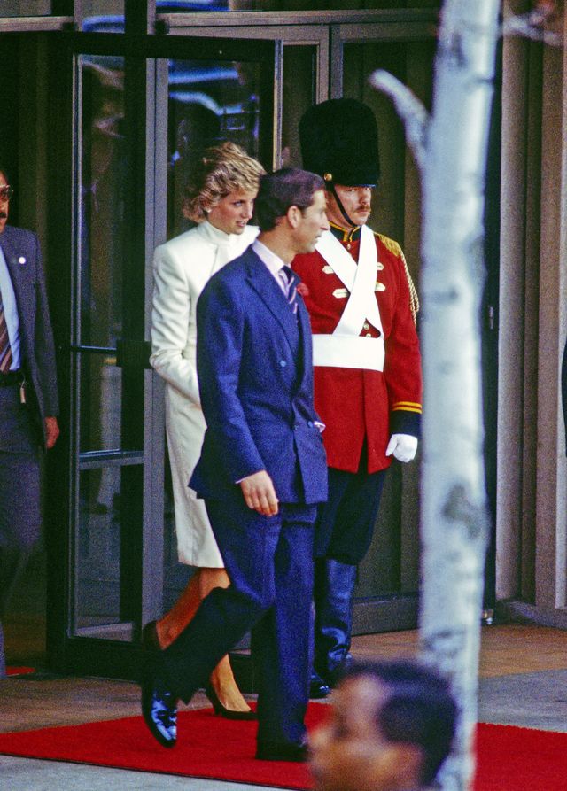 Księżna Diana wiedziała, że Karol zdradza ją z Camillą. Powiedziała jej TO.