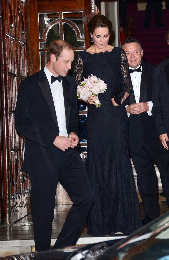 Ciężarna księżna Kate - miała wyglądać młodziej (FOTO)