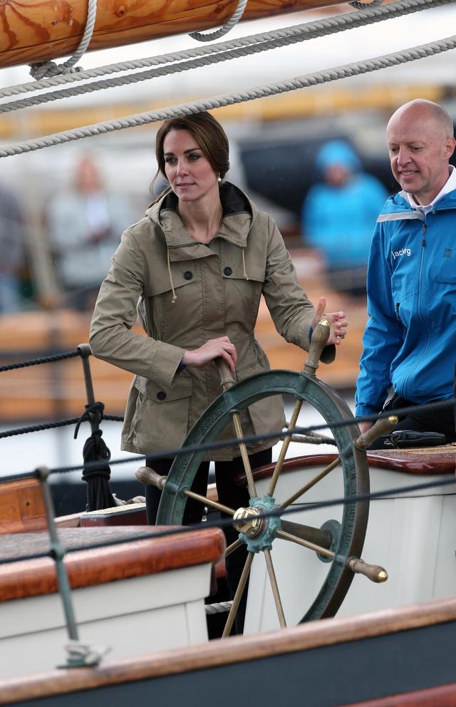 Stylizacje księżnej Kate znów wzbudziły zachwyt (FOTO)