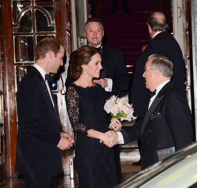 Ciężarna księżna Kate - miała wyglądać młodziej (FOTO)