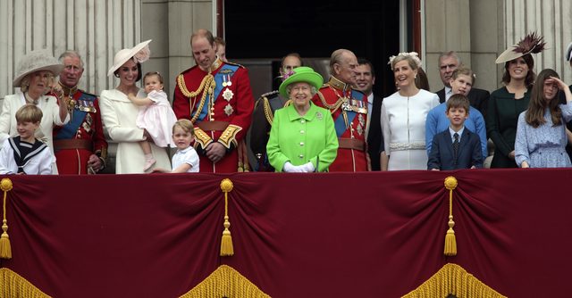 Księżniczka Charlotte zadebiutowała na balkonie Pałacu Buckingham (FOTO)