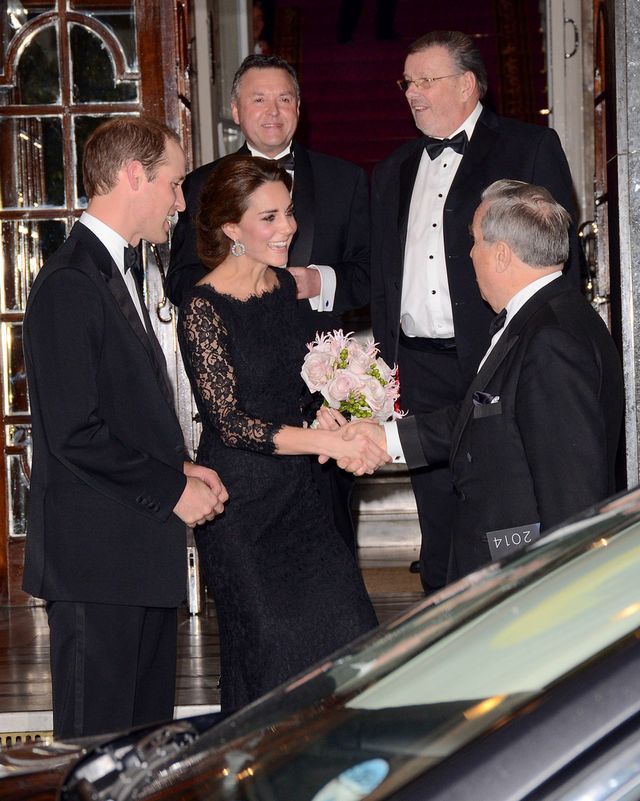 Ciężarna księżna Kate - miała wyglądać młodziej (FOTO)