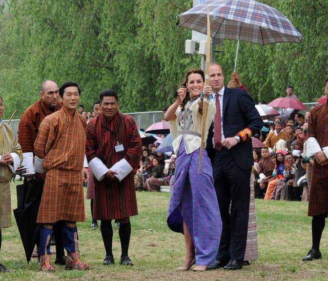 Te zdjęcia pokazują PRAWDZIWĄ relację Kate i Williama FOTO