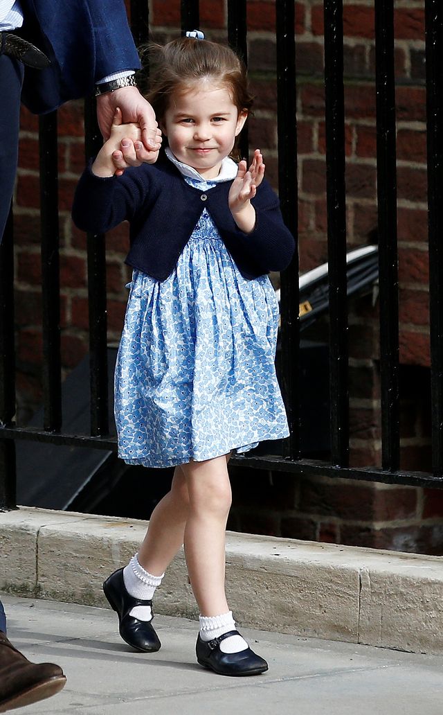 Sukienka księżniczki Charlotte zrobiła FURORĘ