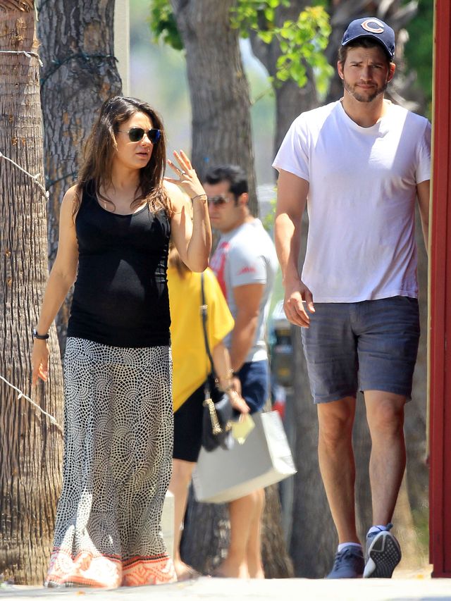 Mila Kunis strzela focha Mila Kunis strzela focha