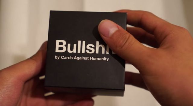 30 tys. ludzi kupiło zapakowaną kupę. Są zbulwersowani.