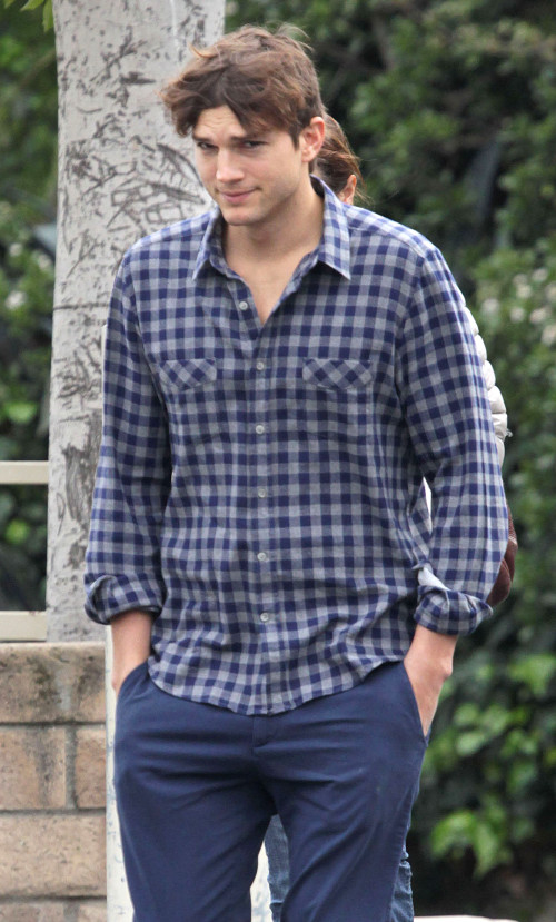 Ashton Kutcher mydli nam oczy? (FOTO) Ashton Kutcher mydli nam oczy? (FOTO)