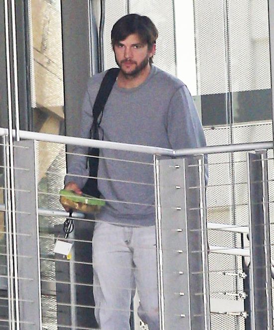 Ashton Kutcher mydli nam oczy? (FOTO) Ashton Kutcher mydli nam oczy? (FOTO)