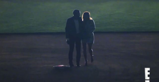 Kim Kardashian pochwaliła się zdjęciami z zaręczyn (VIDEO)