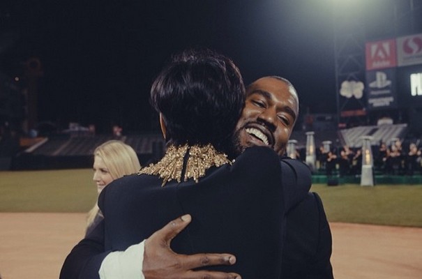 Kim Kardashian pochwaliła się zdjęciami z zaręczyn (VIDEO)