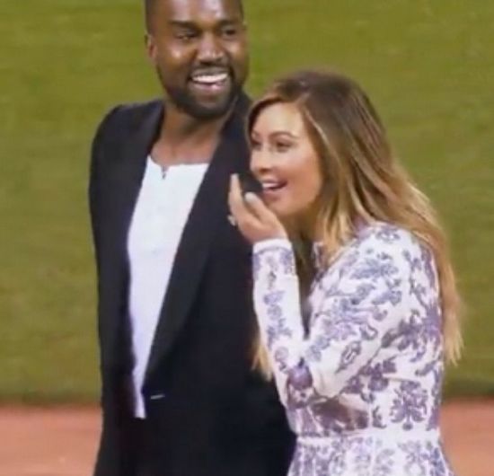 Kim Kardashian pochwaliła się zdjęciami z zaręczyn (VIDEO)