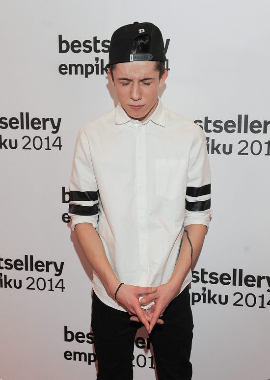 Członek ekipy Dawida Kwiatkowskiego wypadł z okna