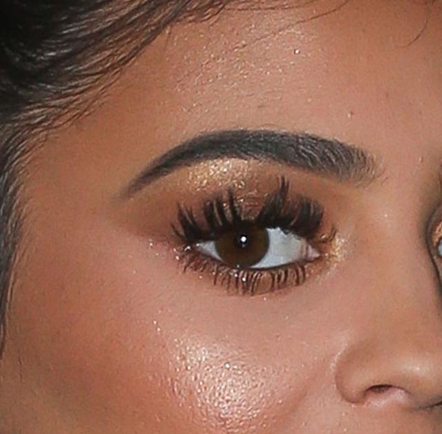 Nie próbujcie tego robić w domu - twarz Kylie Jenner pod lupą (FOTO)