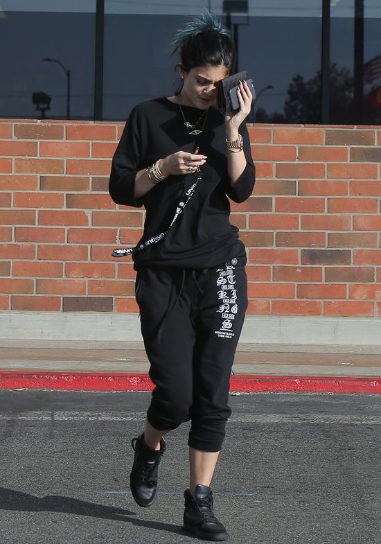 Kylie Jenner w dresie, bez makijażu i bez wielkich ust 