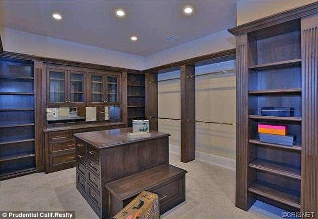 Kylie Jenner kupiła TRZECIĄ willę! (FOTO)