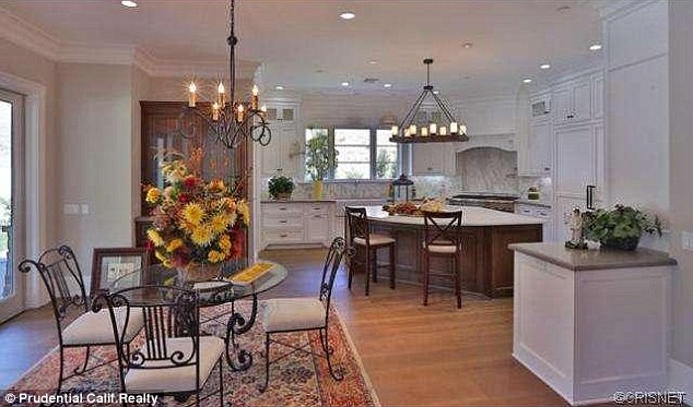 Kylie Jenner kupiła TRZECIĄ willę! (FOTO)