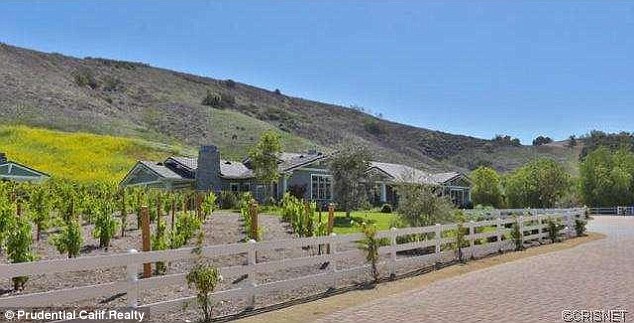 Kylie Jenner kupiła TRZECIĄ willę! (FOTO)