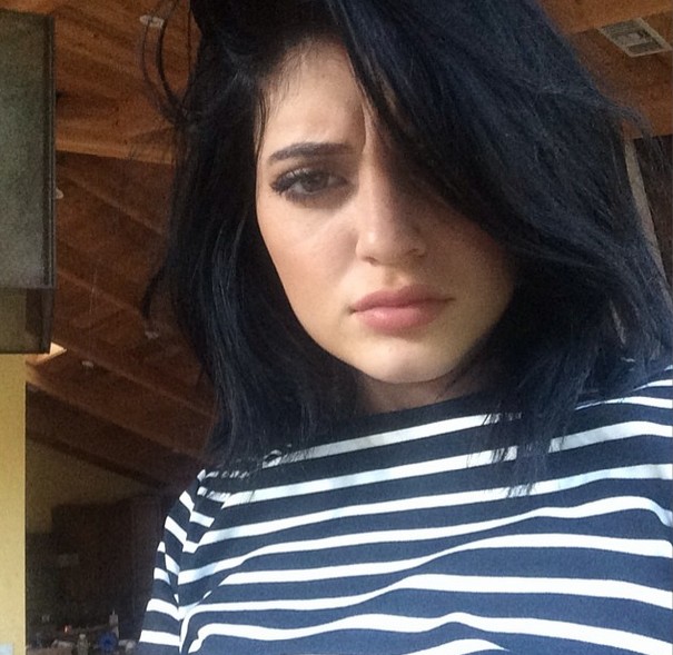 Teraz już wiemy, dlaczego Kylie Jenner zbiera tyle mandatów!