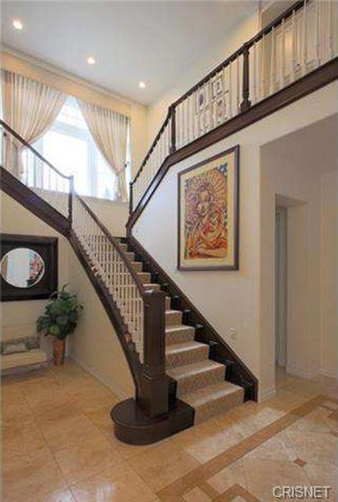 Kylie Jenner właśnie kupiła dom! (FOTO) Kylie Jenner właśnie kupiła dom! (FOTO)