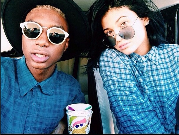 Teraz już wiemy, dlaczego Kylie Jenner zbiera tyle mandatów!