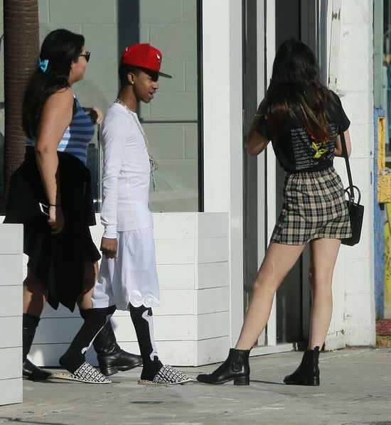 Młoda gwiazda ma na nodze wielką bliznę (FOTO)