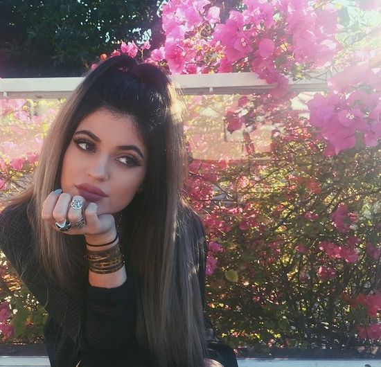 Wyprowadzona z równowagi Kylie, tłumaczy się ze swoich ust