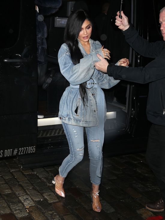 Skandal wokół cieni Kylie Jenner. Lepiej ich nie kupuj. SZKODZĄ ZDROWIU!