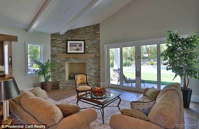 Kylie Jenner kupiła TRZECIĄ willę! (FOTO)