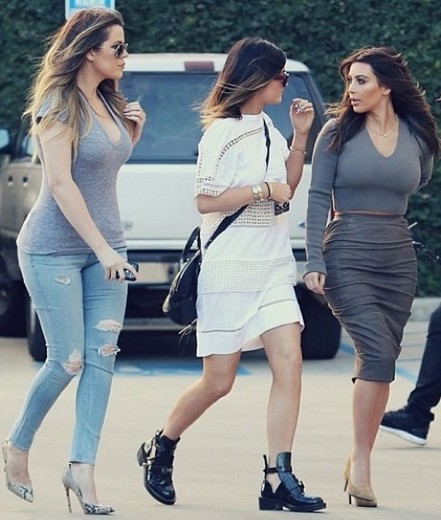 Kylie Jenner naśladuje nawet mimikę Kim (FOTO)