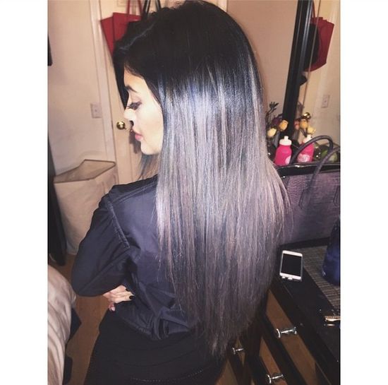 Fani do Kylie: Zoperowałaś też piersi!