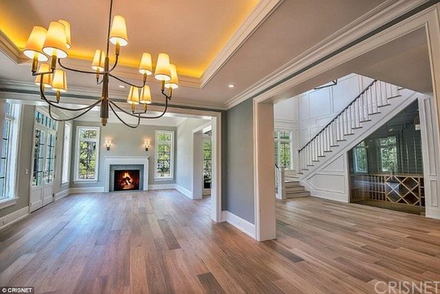 Kylie Jenner kupiła nowy, drogi i wielki dom Kylie Jenner kupiła nowy, drogi i wielki dom