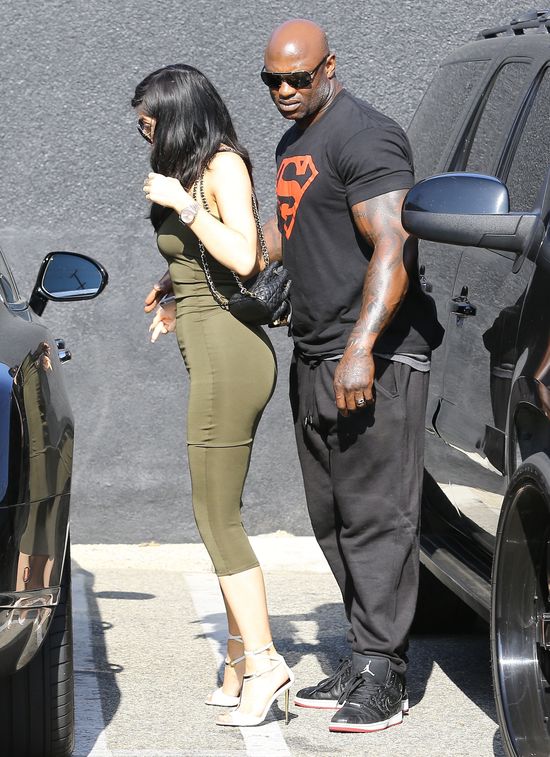 Kylie Jenner wygląda jak lalka z sex shopu? (FOTO) Kylie Jenner wygląda jak lalka z sex shopu? (FOTO)