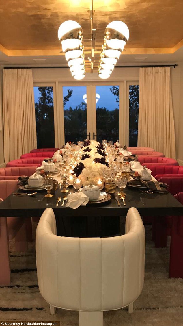 Ciężarna Kylie Jenner wyprawiła Święto Dziękczynienia Ciężarna Kylie Jenner wyprawiła Święto Dziękczynienia