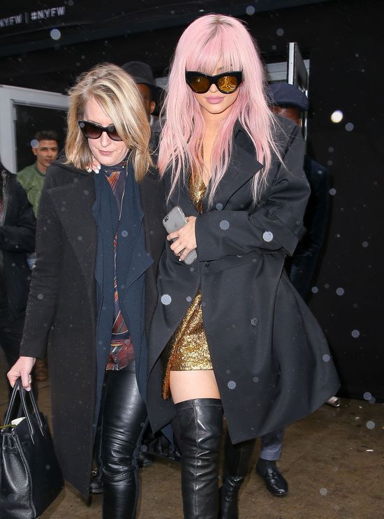 Tak ubrana Kylie Jenner mogła iść na imprezę gwiazd porno.. Tak ubrana Kylie Jenner mogła iść na imprezę gwiazd porno..