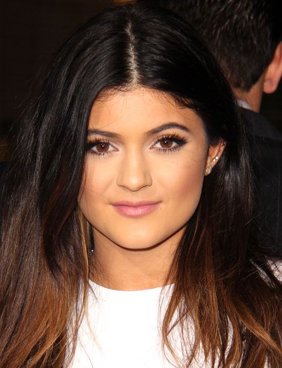 Kylie Jenner ZNISZCZYŁA sobie twarz! (FOTO) Kylie Jenner ZNISZCZYŁA sobie twarz! (FOTO)