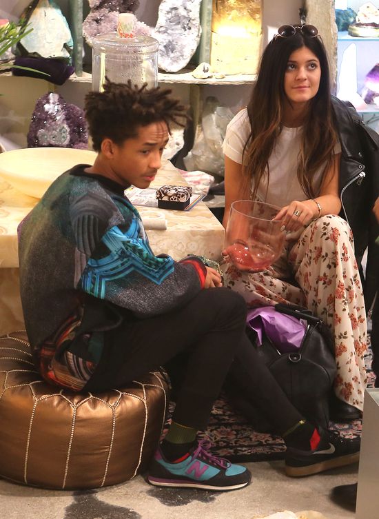 Jaden Smith kupuje Kylie Jenner biżuterię (FOTO) Jaden Smith kupuje Kylie Jenner biżuterię (FOTO)