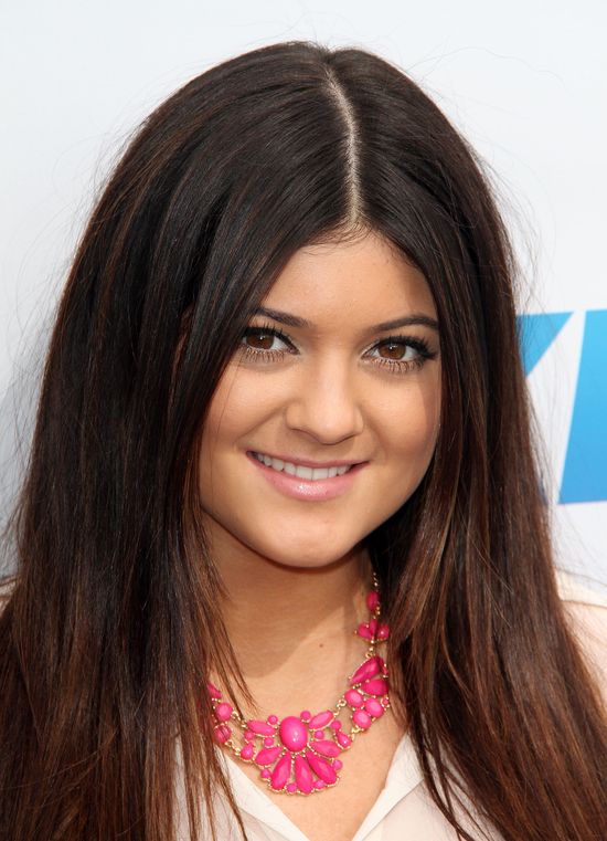 To dlatego zasłaniała twarz! Kylie Jenner wygląda jak JOKER!