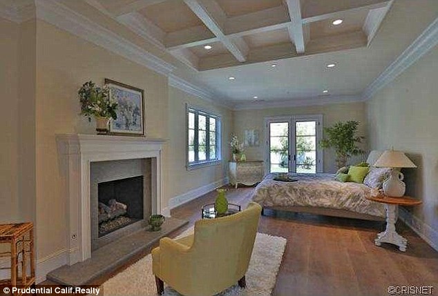 Kylie Jenner kupiła TRZECIĄ willę! (FOTO)