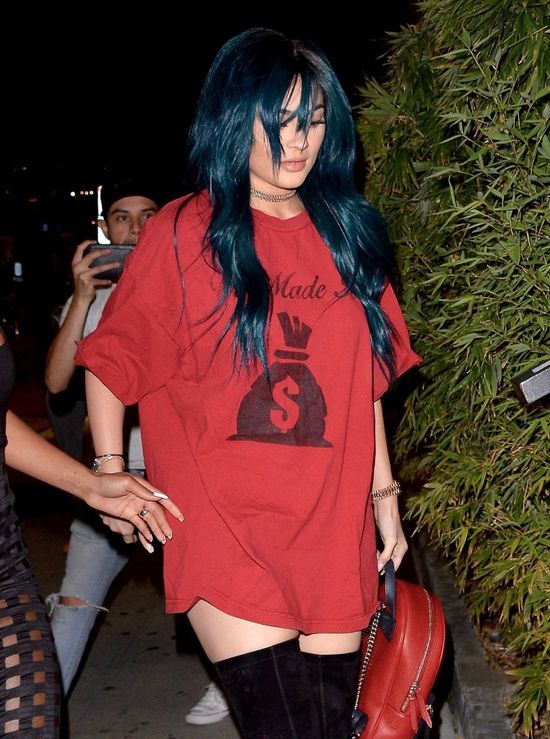 Kylie Jenner ukrywa swoje dodatkowe kilogramy pod obszernymi ubraniami